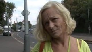 Старую бабушку трахают за деньги - порно видео на chelmass.ru