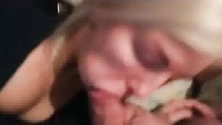 Пьяная русская мамаша ублажает приёмного сына отменным отсосом