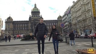 Измена молодой брюнетки за деньги в присутствии мужа с минетом и кунилингусом